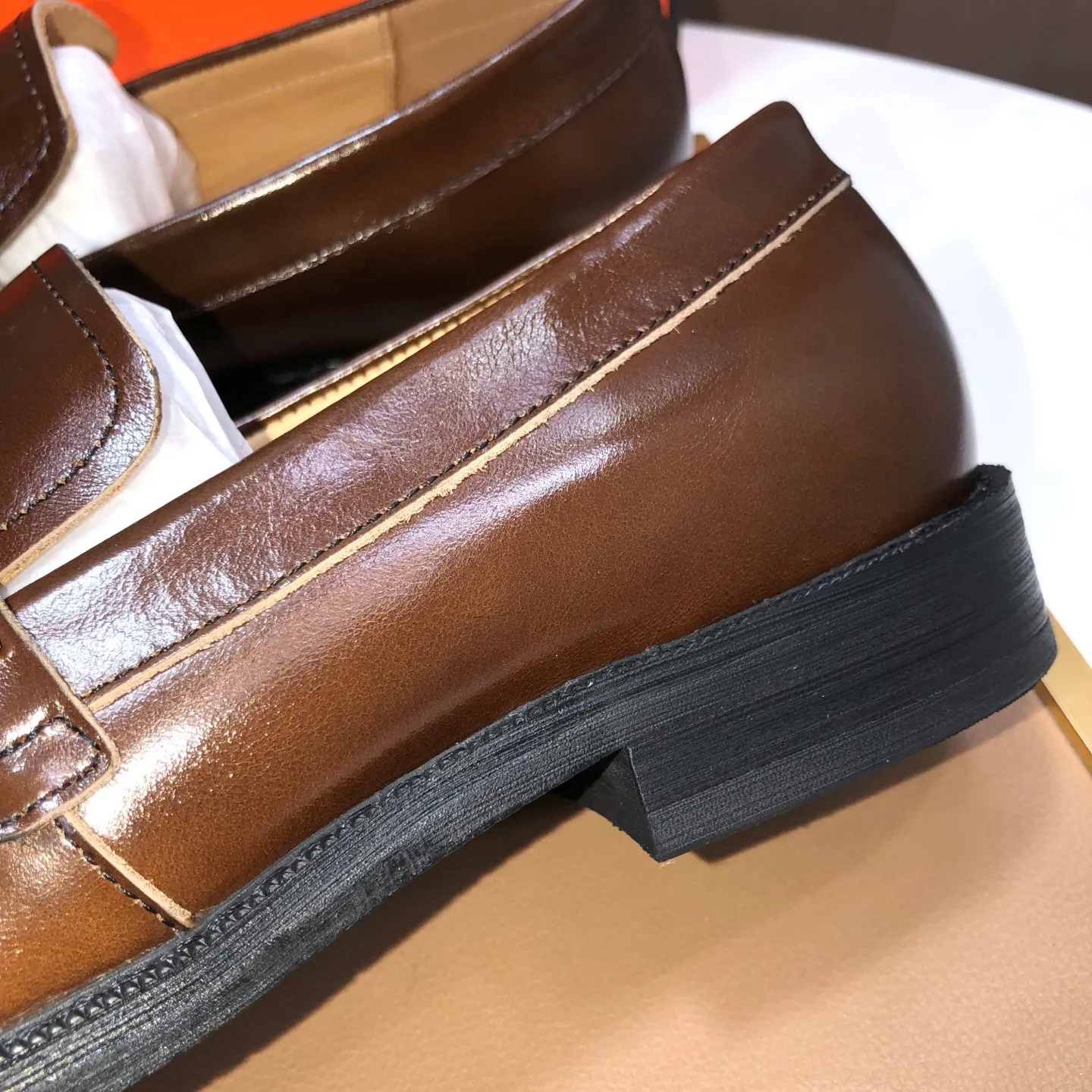 Men's Men's Shoes💰540💰[HERMES] (cowhide lining)🍀Italian top luxury🍀He does not pursue novel styles and gorgeous colors, but attracts the favor of successful men with his flawless, elegant and classic style. Formal leather shoes This very comfortable, simple and stable style allows you to easily match any style! The pattern is absolutely 1:1 refined from the original case, and we strive for excellence in materials, imported cowhide + cowhide lining💪💪💪extraordinary texture👍! .Code number: 39-45 (45 customized)